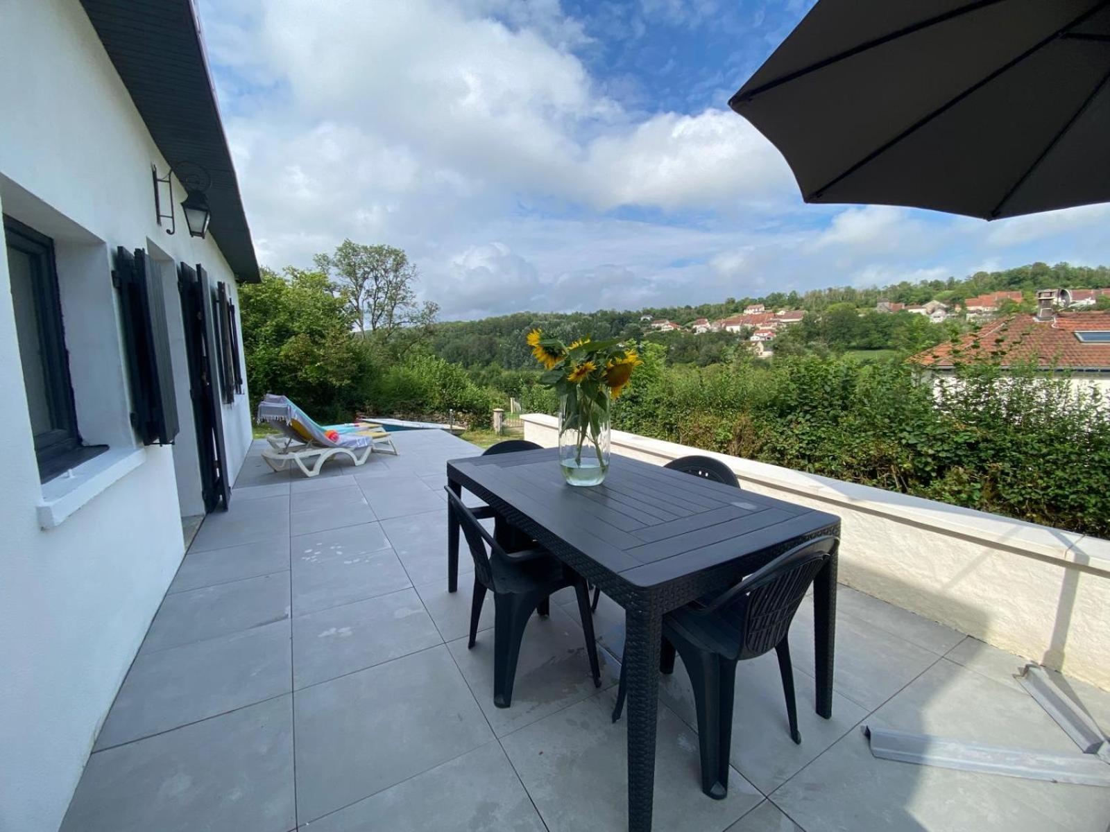 Maison Au Bord Du De Saint Ciergues Holiday home
